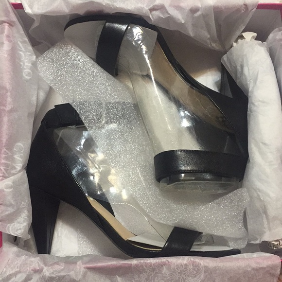 vince camuto caitriona